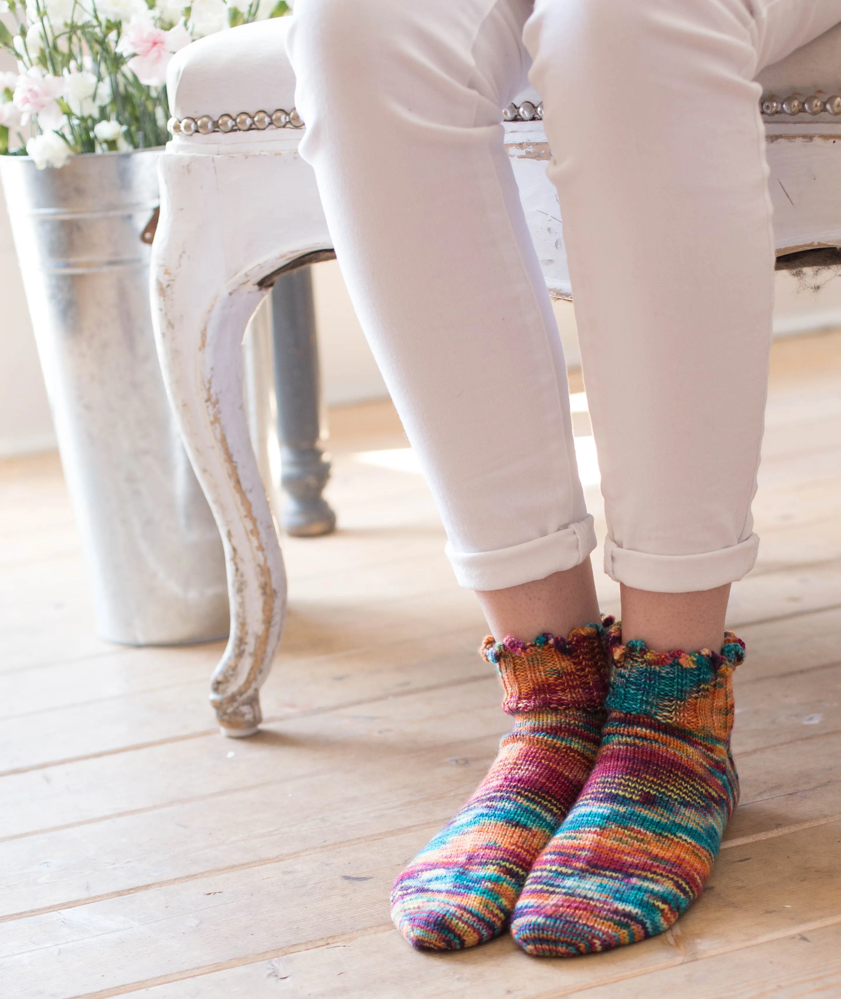 Basic Socks: Happy Ruffled Socks Version Using Manos Alegría