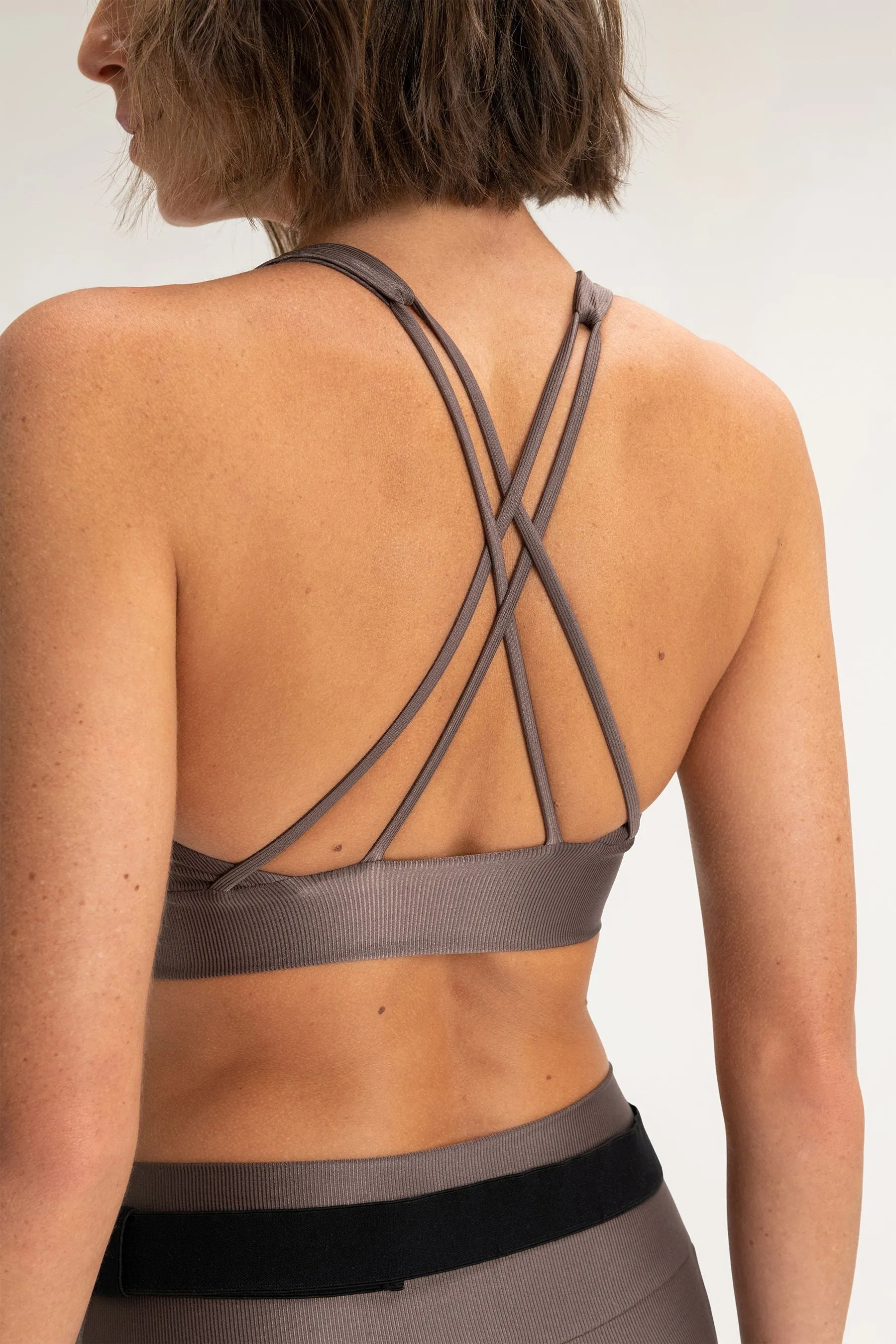 Essential Neo Allure® Mid Sports Bra