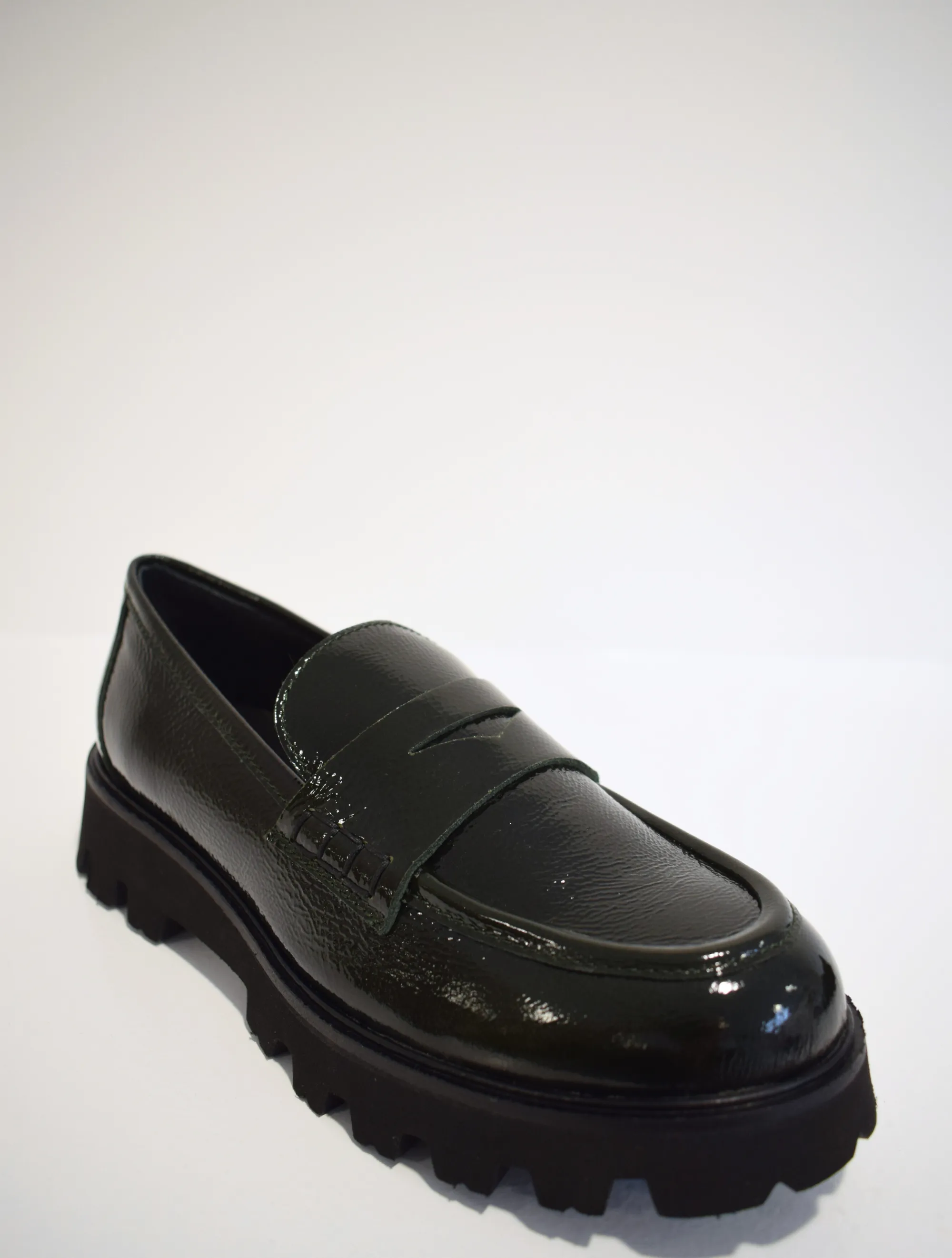 Finish Loafer Moss Patent