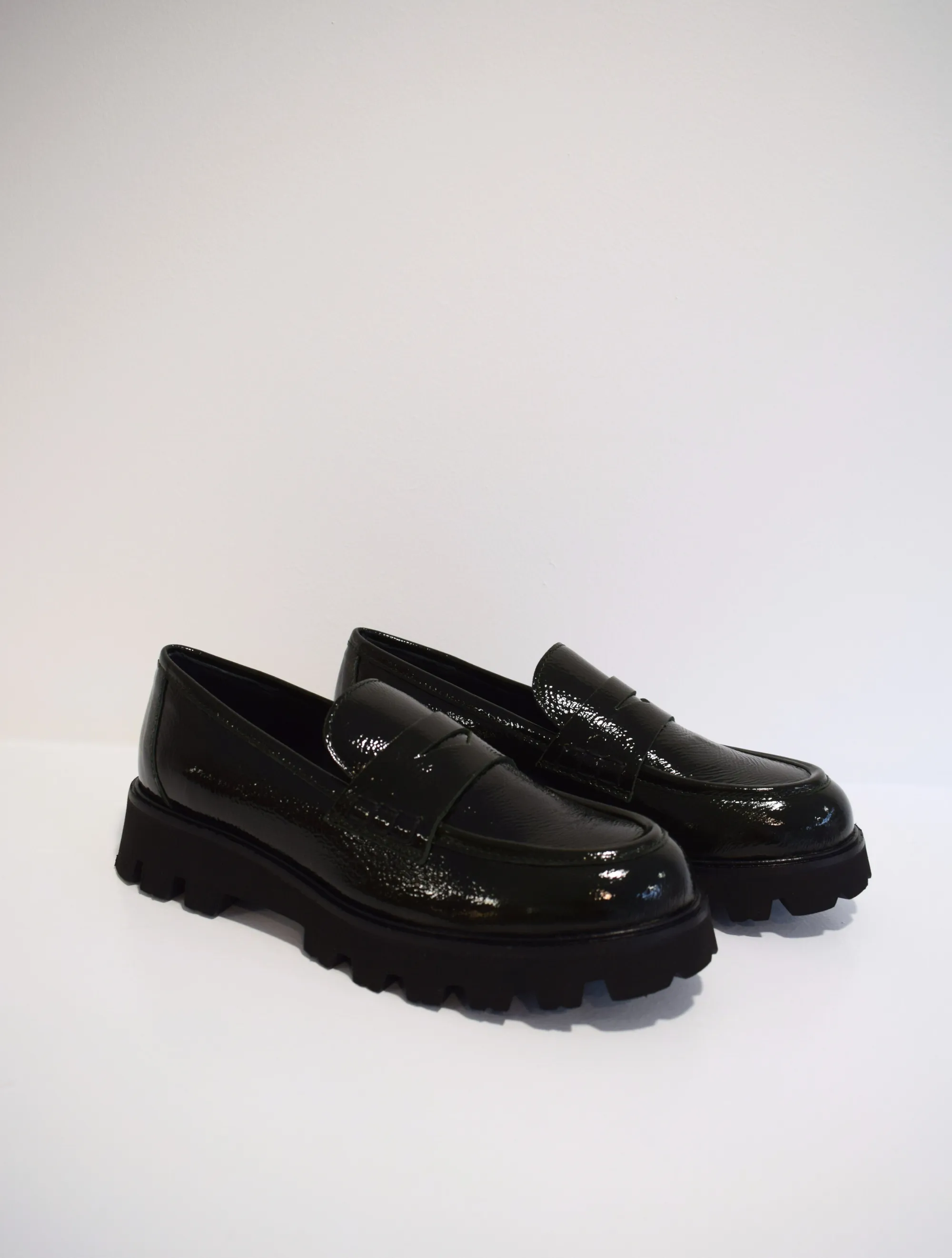 Finish Loafer Moss Patent