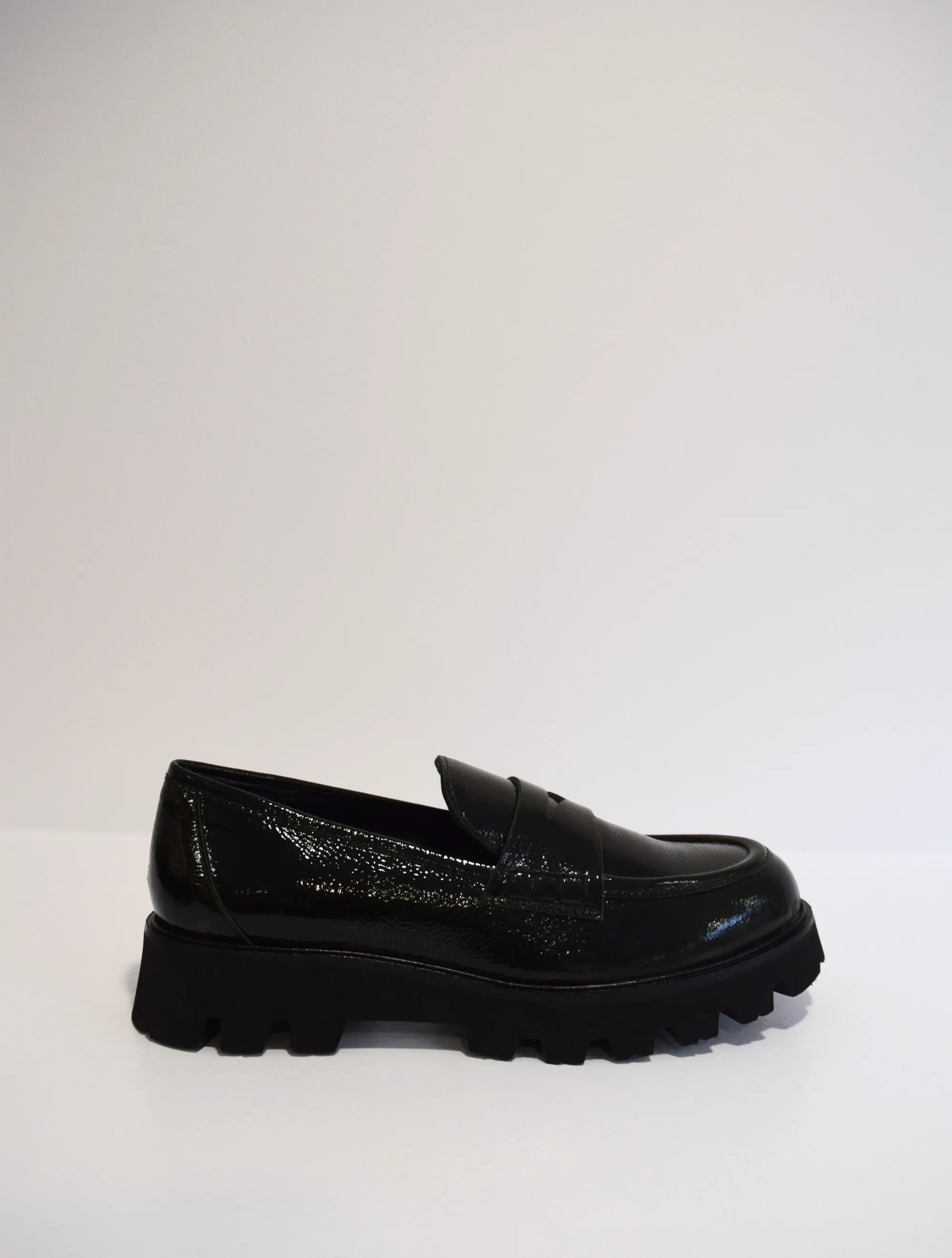 Finish Loafer Moss Patent