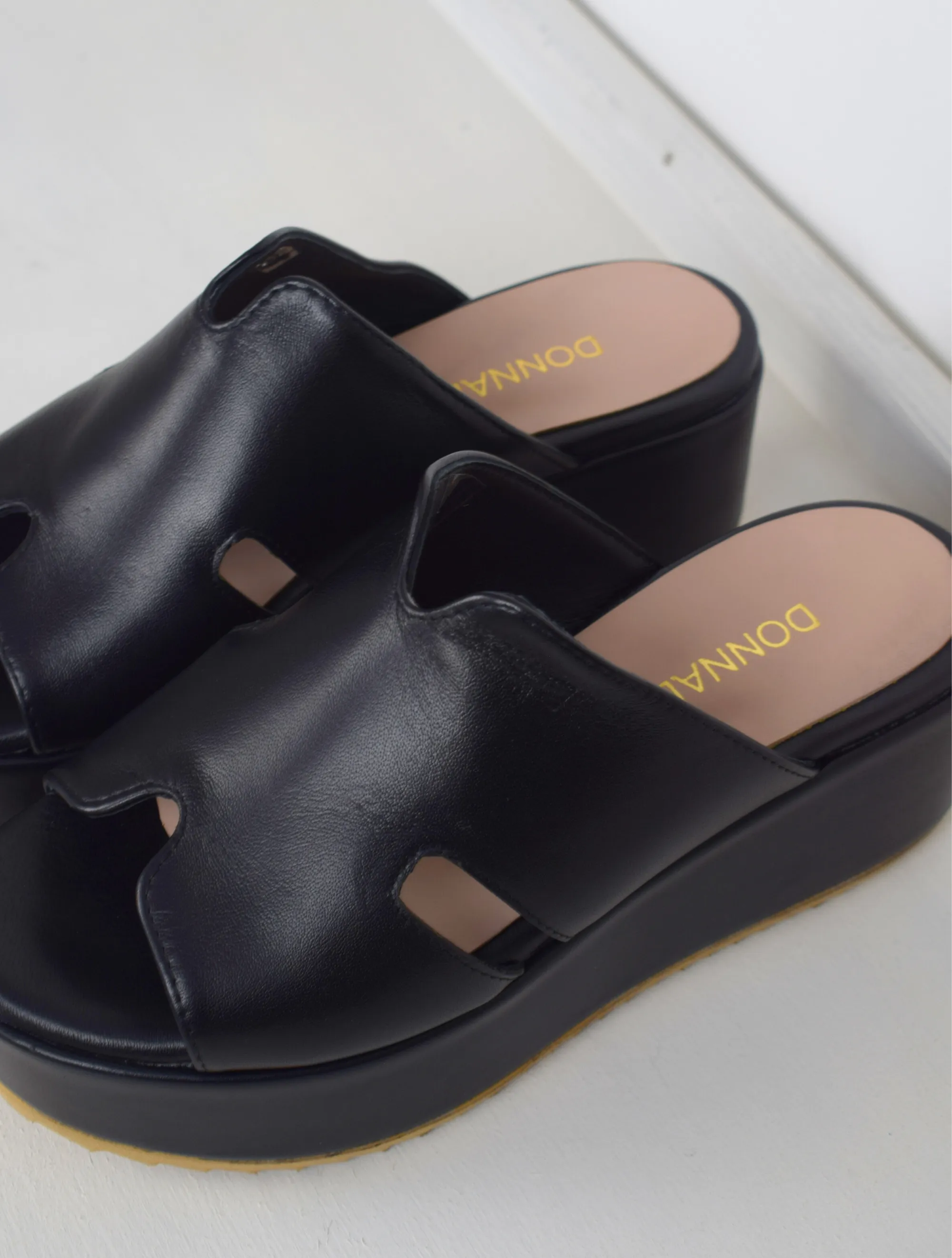 Goa Wedge Black