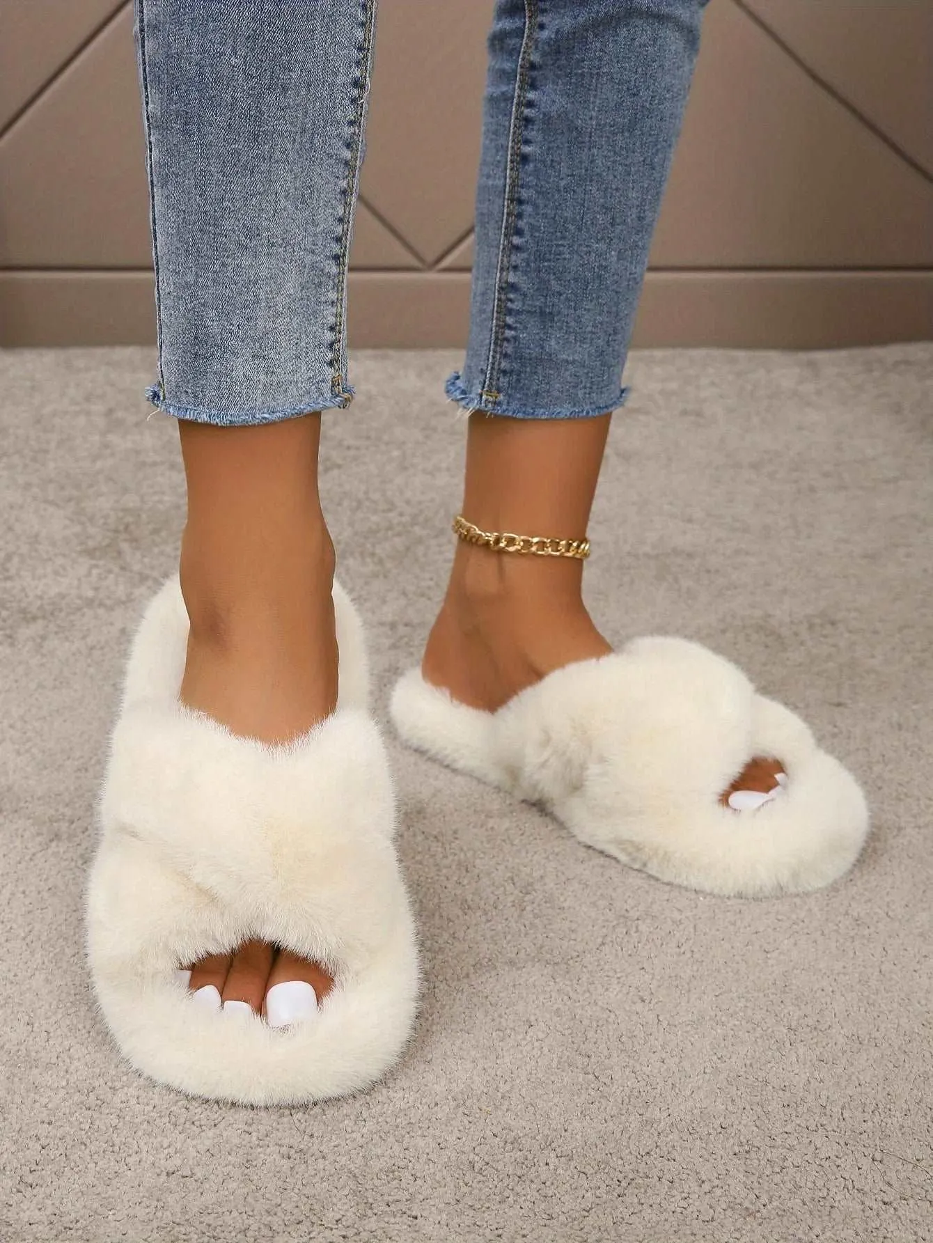 Sexy Furry slipper - Limited edition