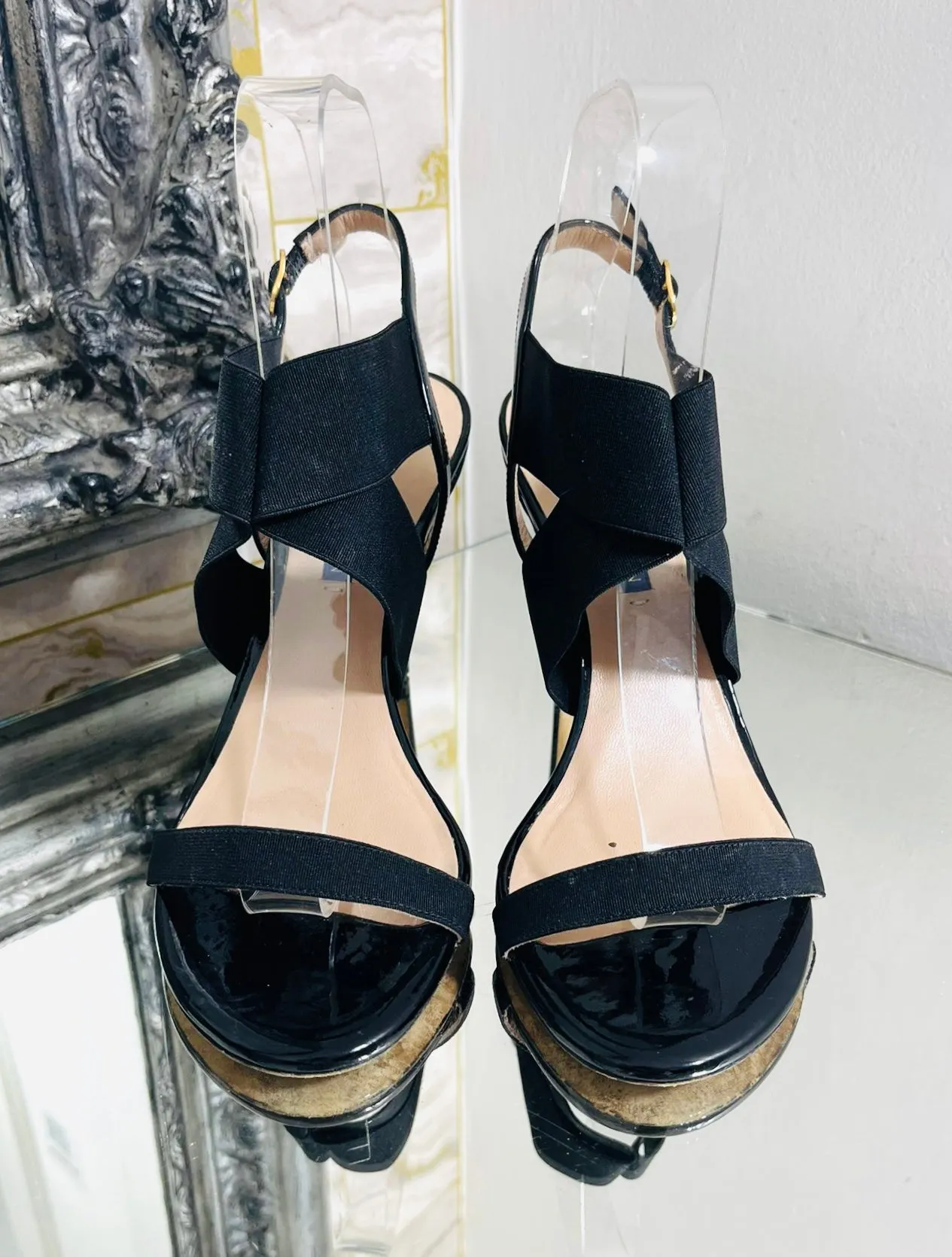 Stuart Weitzman Cross Strap Patent Leather Sandals. Size 37.5