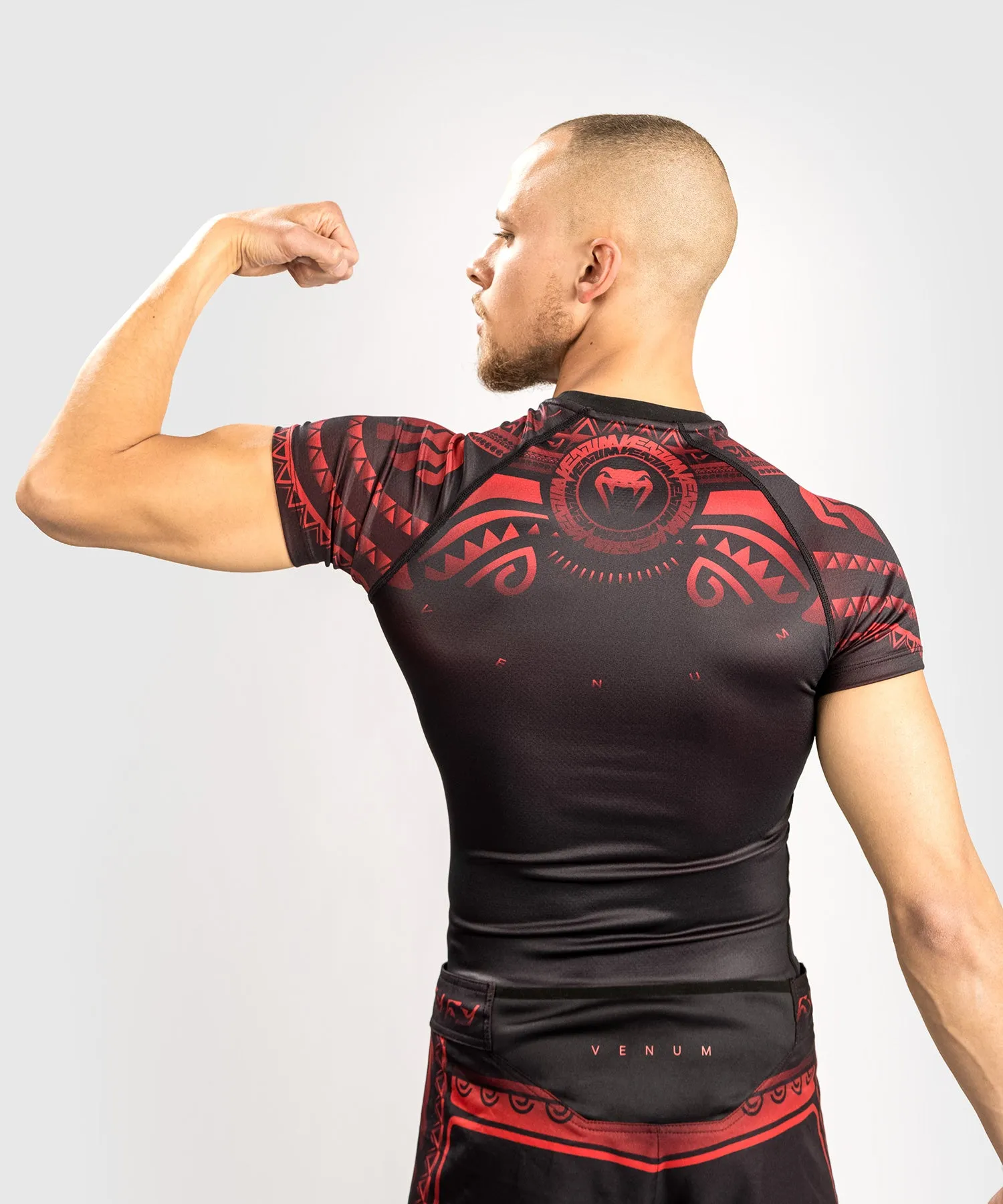 Venum Nakahi Rashguard - Short Sleeves - Black/Red